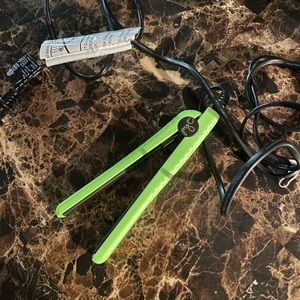 Mini straightener
